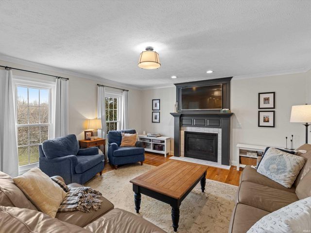 10001 Oglesby Drive, Evansville, IN 47720