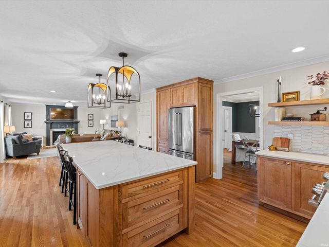 10001 Oglesby Drive, Evansville, IN 47720