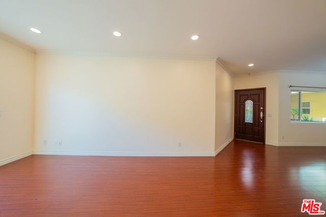 626 E Orange Grove Avenue 105, Burbank, CA 91501
