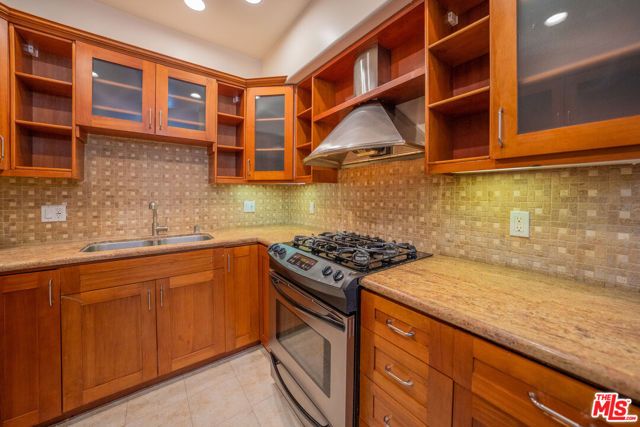 626 E Orange Grove Avenue 105, Burbank, CA 91501