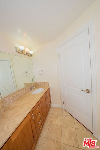 626 E Orange Grove Avenue 105, Burbank, CA 91501