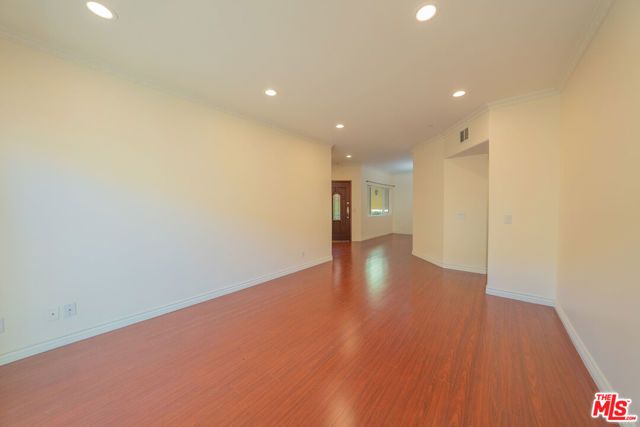 626 E Orange Grove Avenue 105, Burbank, CA 91501