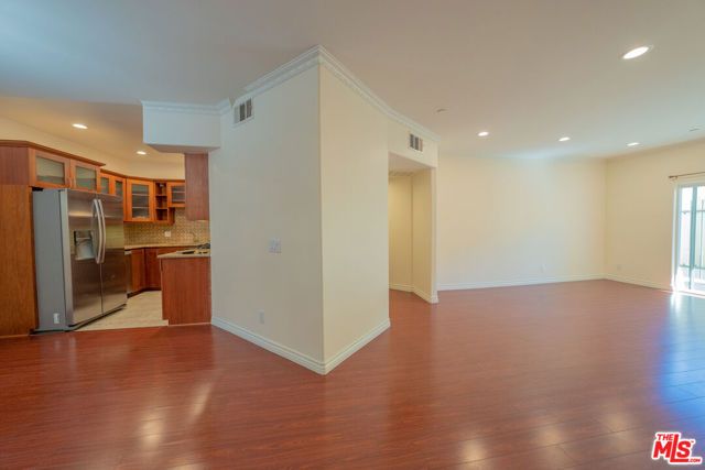 626 E Orange Grove Avenue 105, Burbank, CA 91501