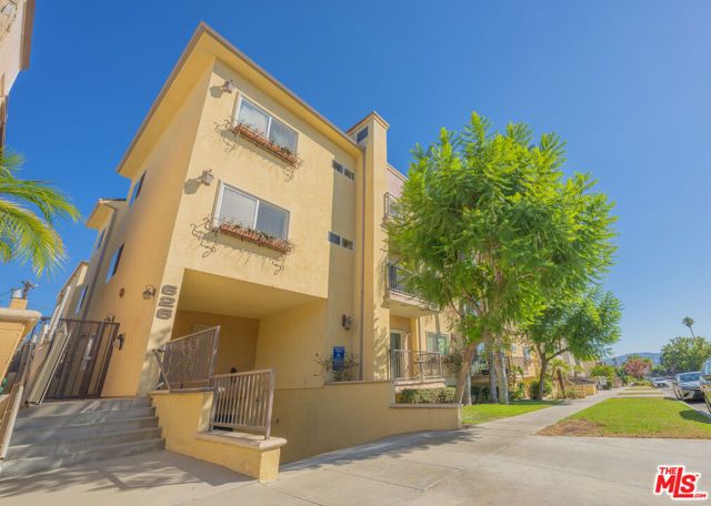 626 E Orange Grove Avenue 105, Burbank, CA 91501