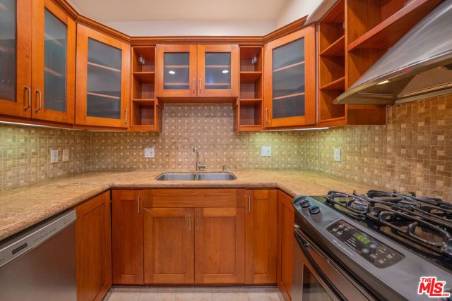 626 E Orange Grove Avenue 105, Burbank, CA 91501