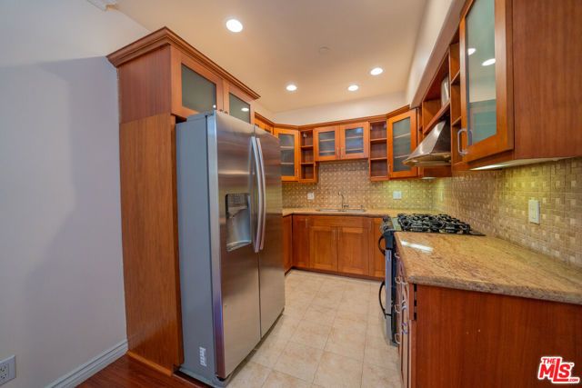 626 E Orange Grove Avenue 105, Burbank, CA 91501