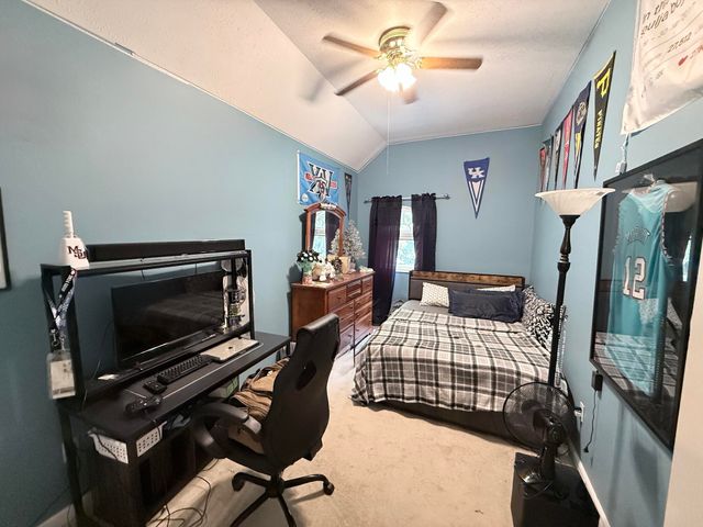 926 Stonebrook Drive, Paducah, KY 42003