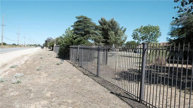 3514 W Avenue N, Palmdale, CA 93551