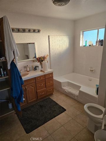 3514 W Avenue N, Palmdale, CA 93551
