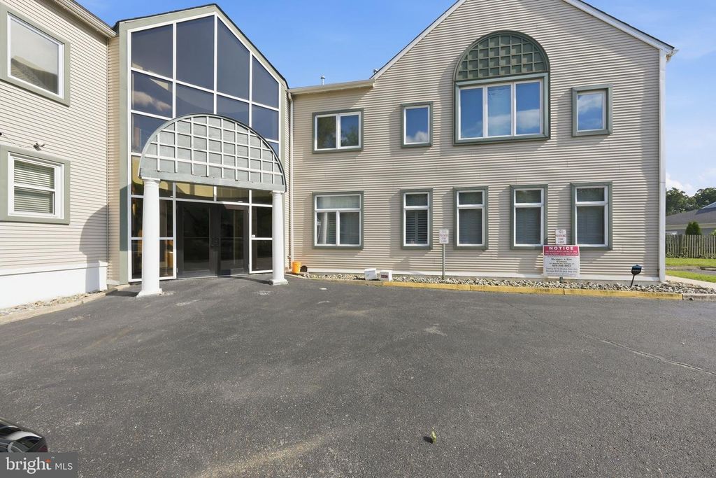 1816 MOUNT HOLLY RD #101, Burlington, NJ 08016 — exterior