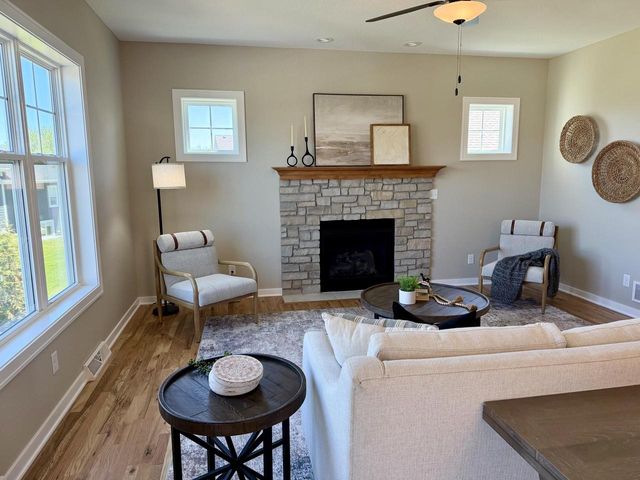 N54W19340 Kearney LANE, Menomonee Falls, WI 53051