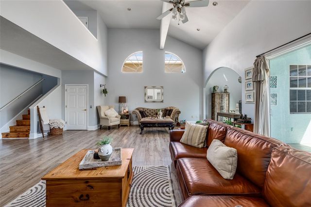 407 8TH AVENUE N, Tierra Verde, FL 33715