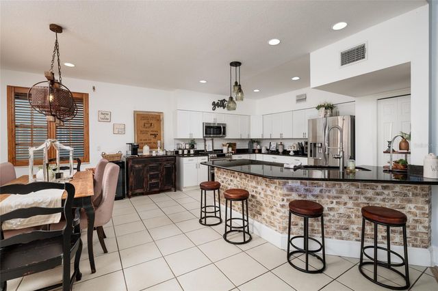 407 8TH AVENUE N, Tierra Verde, FL 33715