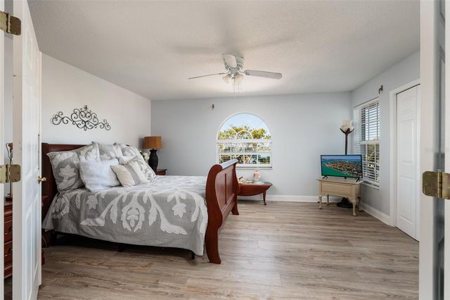 407 8TH AVENUE N, Tierra Verde, FL 33715