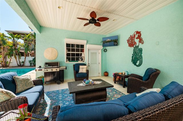 407 8TH AVENUE N, Tierra Verde, FL 33715