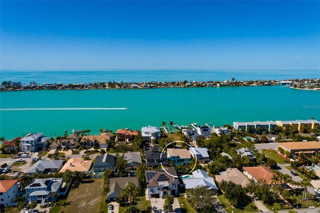 407 8TH AVENUE N, Tierra Verde, FL 33715