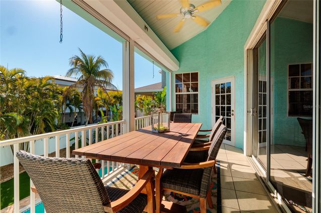 407 8TH AVENUE N, Tierra Verde, FL 33715