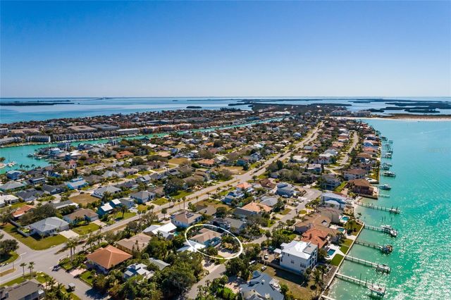 407 8TH AVENUE N, Tierra Verde, FL 33715