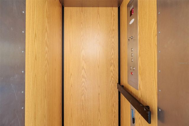 407 8TH AVENUE N, Tierra Verde, FL 33715