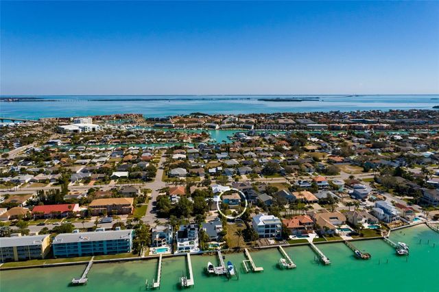 407 8TH AVENUE N, Tierra Verde, FL 33715