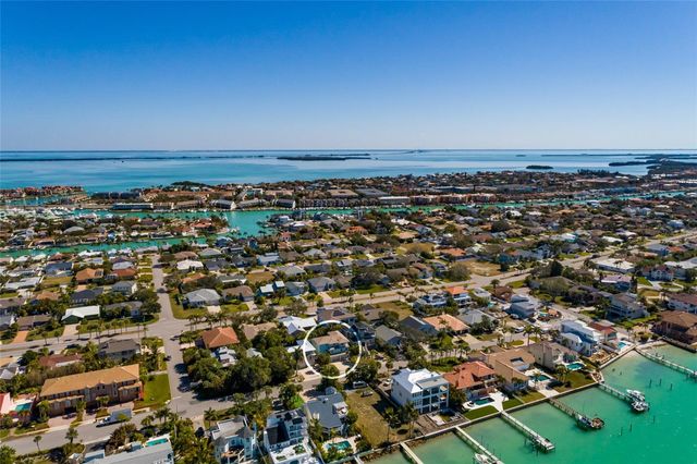 407 8TH AVENUE N, Tierra Verde, FL 33715