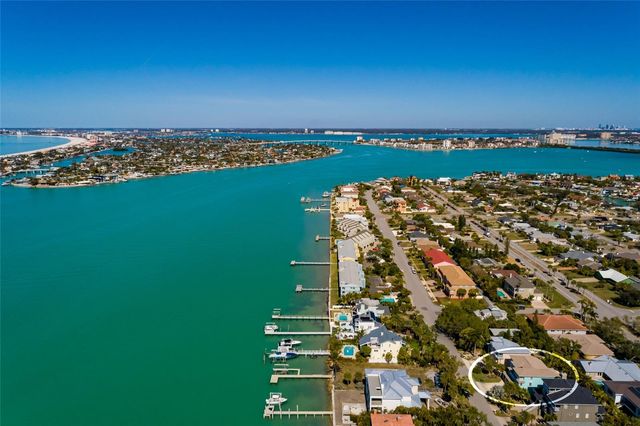 407 8TH AVENUE N, Tierra Verde, FL 33715