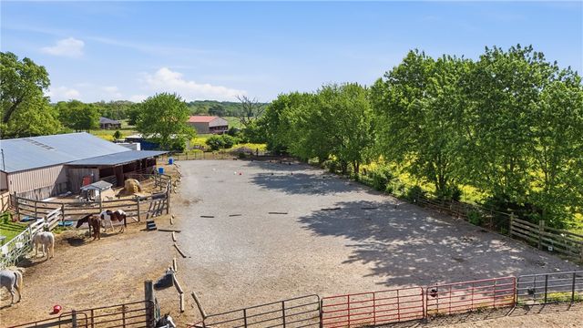 13677 N Mount Olive Road, Gravette, AR 72736