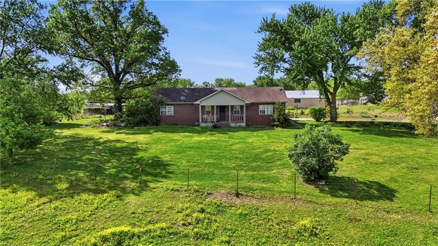 13677 N Mount Olive Road, Gravette, AR 72736