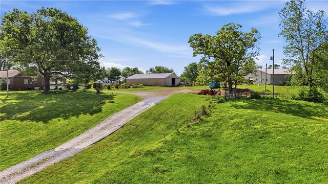 13677 N Mount Olive Road, Gravette, AR 72736
