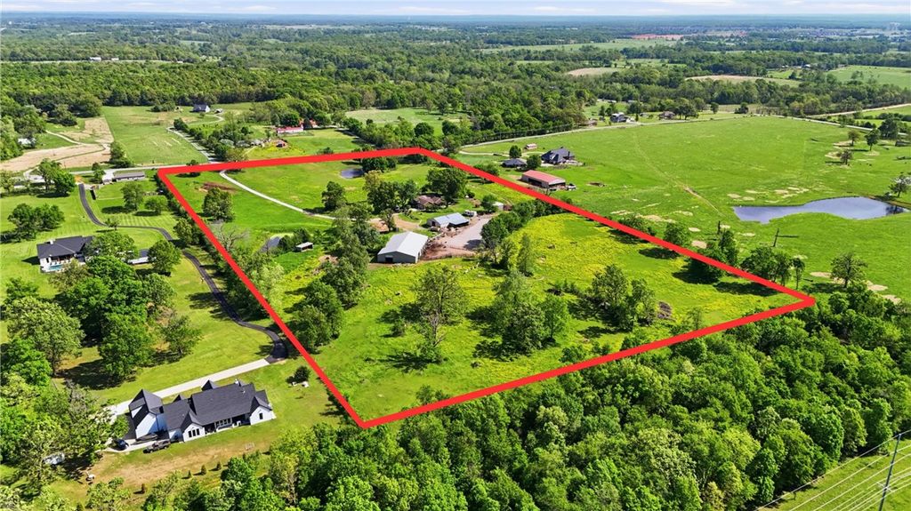 13677 N Mount Olive Road, Gravette, AR 72736
