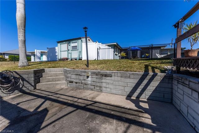 1226 SE 23rd ST, Cape Coral, FL 33990