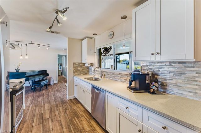 1226 SE 23rd ST, Cape Coral, FL 33990