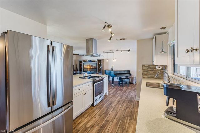 1226 SE 23rd ST, Cape Coral, FL 33990