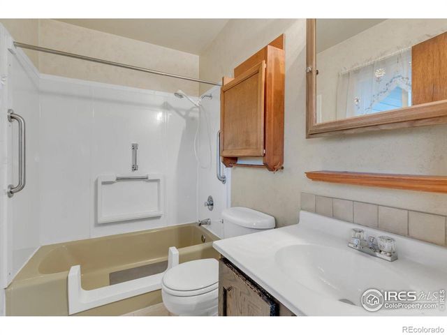 7157 Maple Street, Longmont, CO 80504