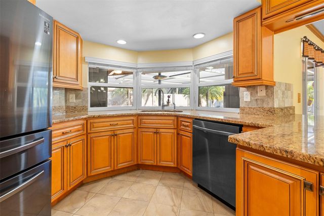 12114 RHONDA TERRACE, Seminole, FL 33772