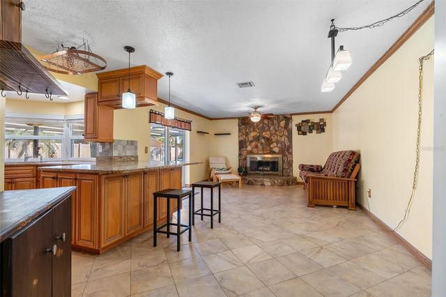 12114 RHONDA TERRACE, Seminole, FL 33772