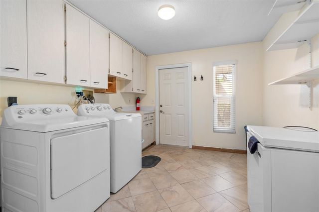 12114 RHONDA TERRACE, Seminole, FL 33772