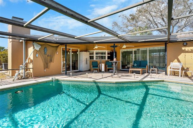 12114 RHONDA TERRACE, Seminole, FL 33772