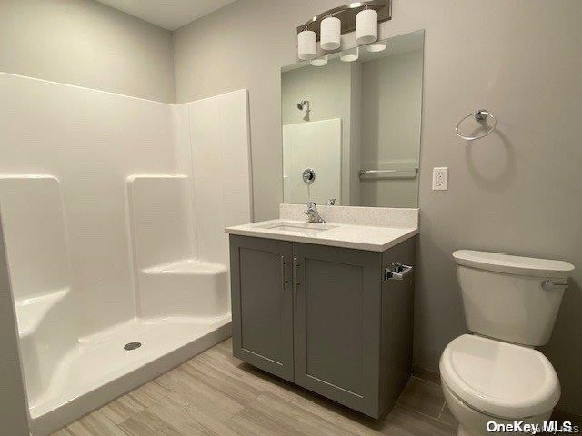 221 Eastview Drive 16, Central Islip, NY 11722