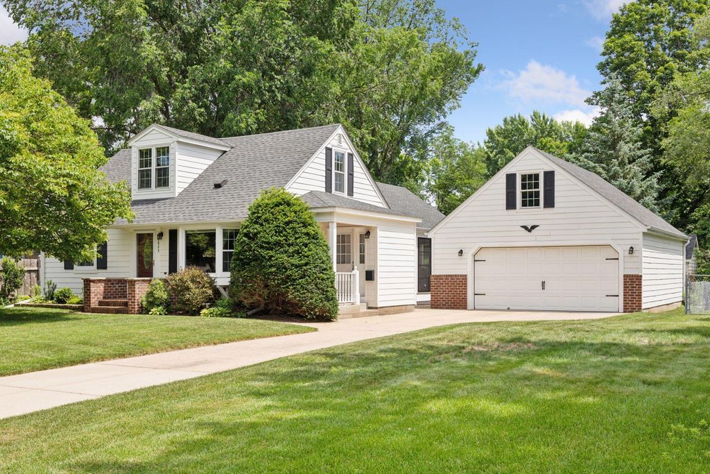 8625 Washburn Avenue S, Bloomington, MN 55431