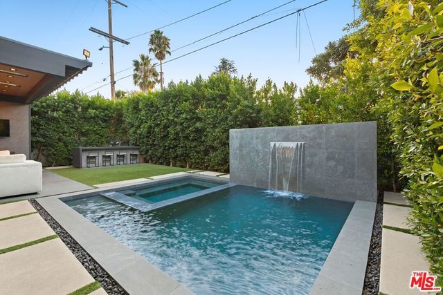 4803 Lemona Avenue, Sherman Oaks, CA 91403