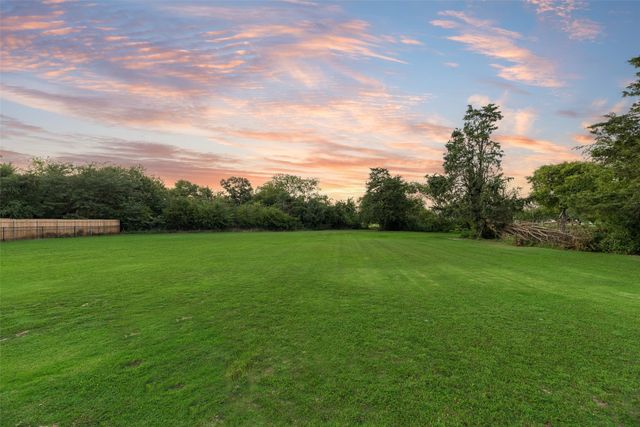 1505 VZ County Road 3415, Wills Point, TX 75169