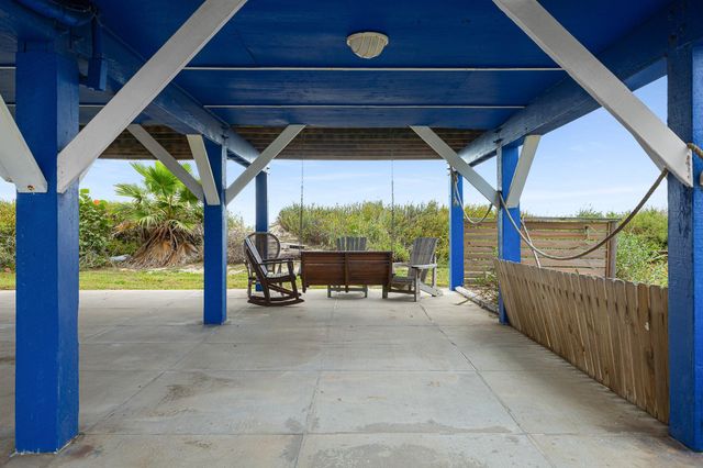 16519 Jamaica Beach Road, Jamaica Beach, TX 77554