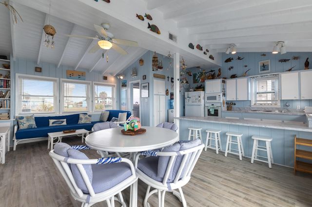 16519 Jamaica Beach Road, Jamaica Beach, TX 77554