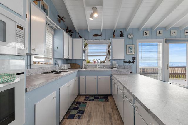 16519 Jamaica Beach Road, Jamaica Beach, TX 77554