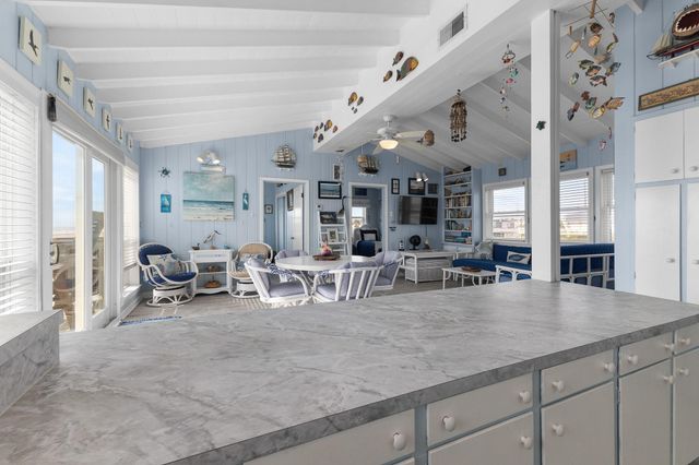 16519 Jamaica Beach Road, Jamaica Beach, TX 77554