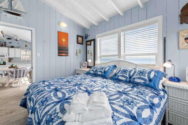 16519 Jamaica Beach Road, Jamaica Beach, TX 77554