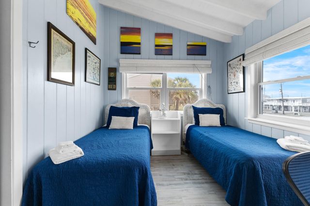 16519 Jamaica Beach Road, Jamaica Beach, TX 77554