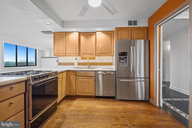 5225 POOKS HILL RD #1412N, Bethesda, MD 20814