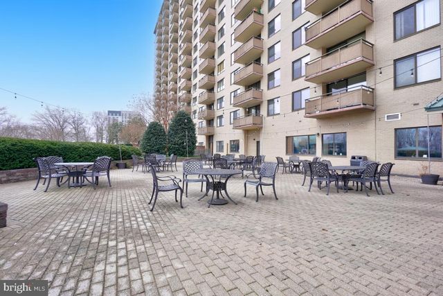 5225 POOKS HILL RD #1412N, Bethesda, MD 20814